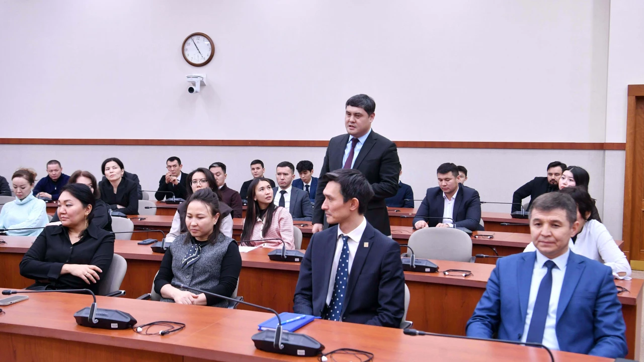 Руководитель Управления материально-технического обеспечения встретился с коллективом Предприятия 